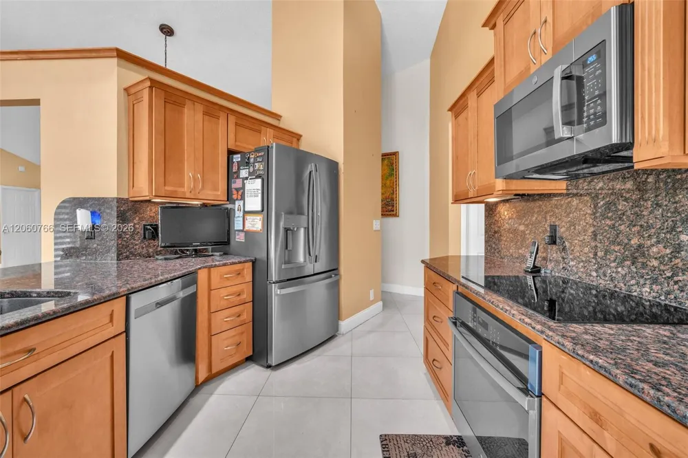 5143 NW 42nd Ter Coconut Creek, FL 33073