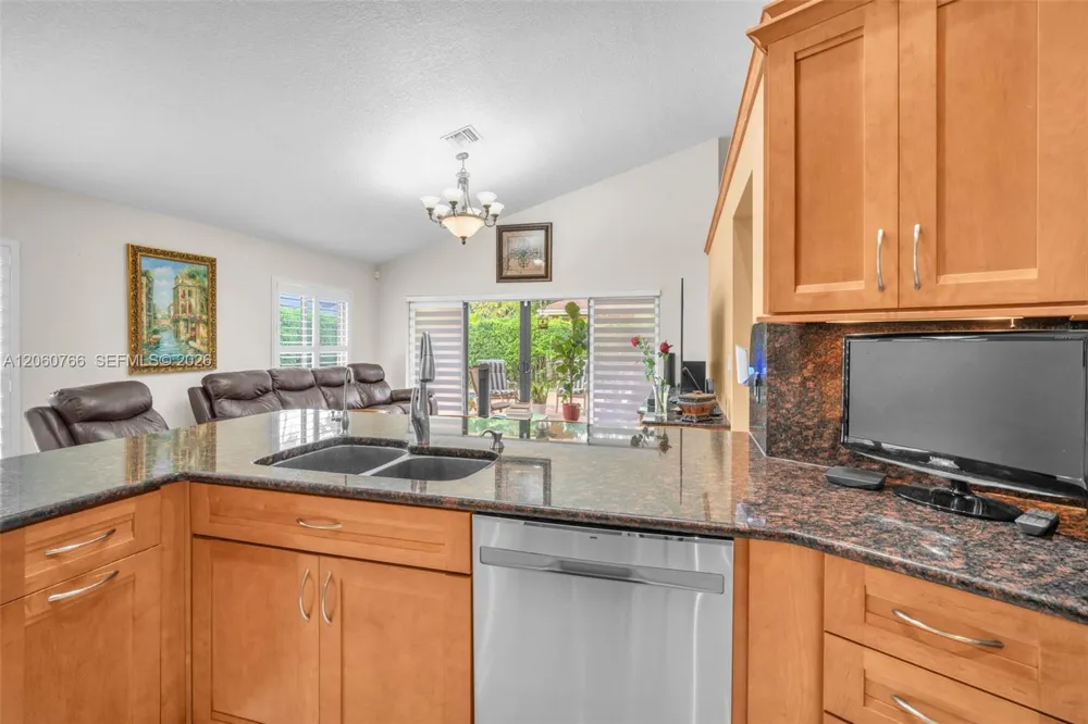 5143 NW 42nd Ter Coconut Creek, FL 33073