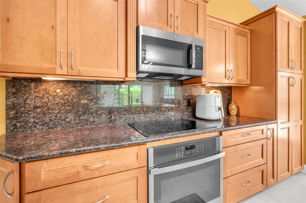 5143 NW 42nd Ter Coconut Creek, FL 33073