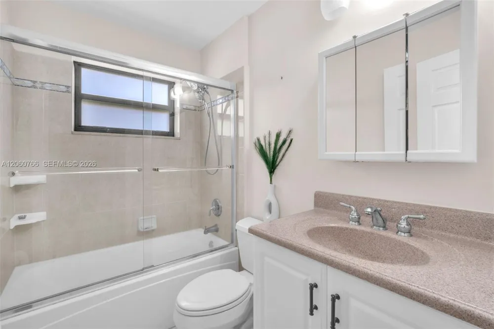 5143 NW 42nd Ter Coconut Creek, FL 33073