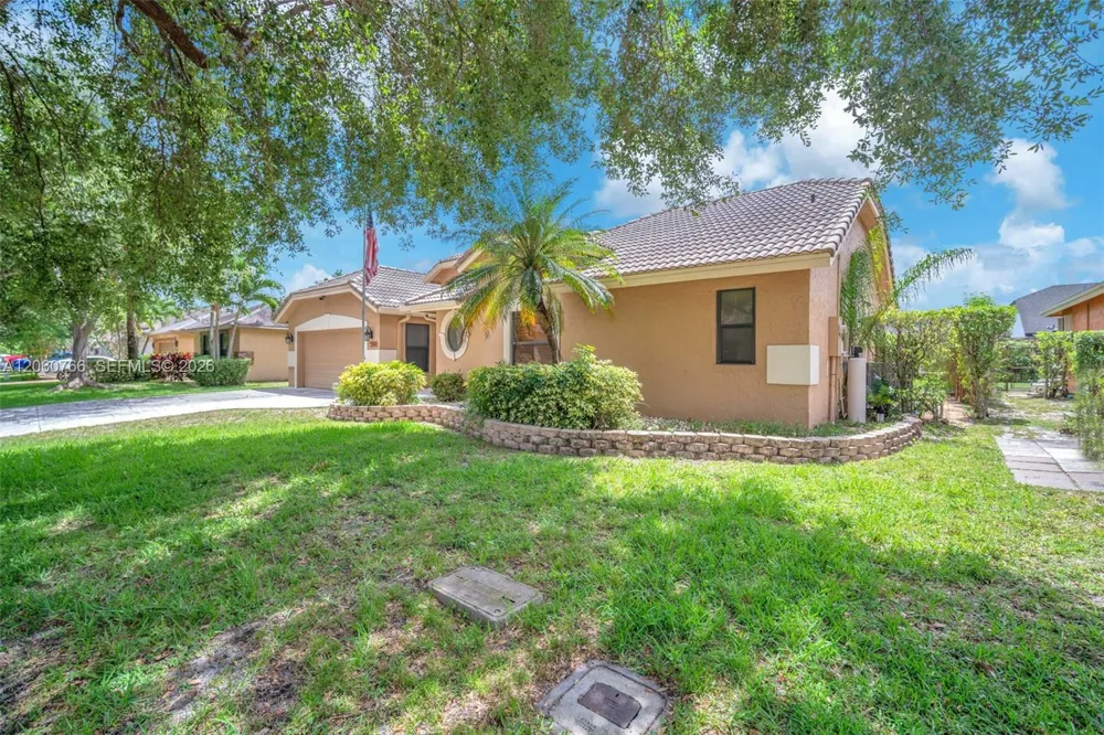 5143 NW 42nd Ter Coconut Creek, FL 33073