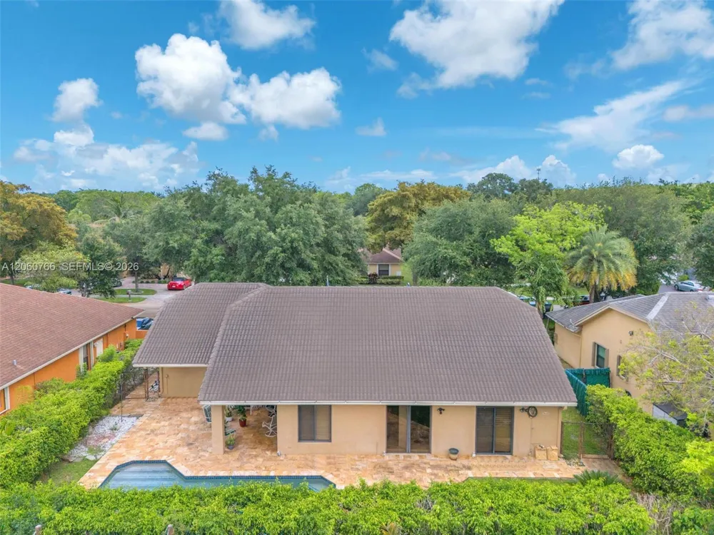 5143 NW 42nd Ter Coconut Creek, FL 33073