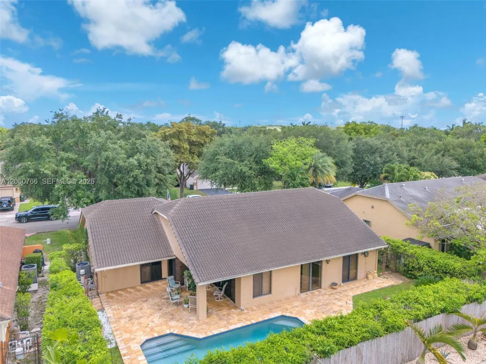 5143 NW 42nd Ter Coconut Creek, FL 33073