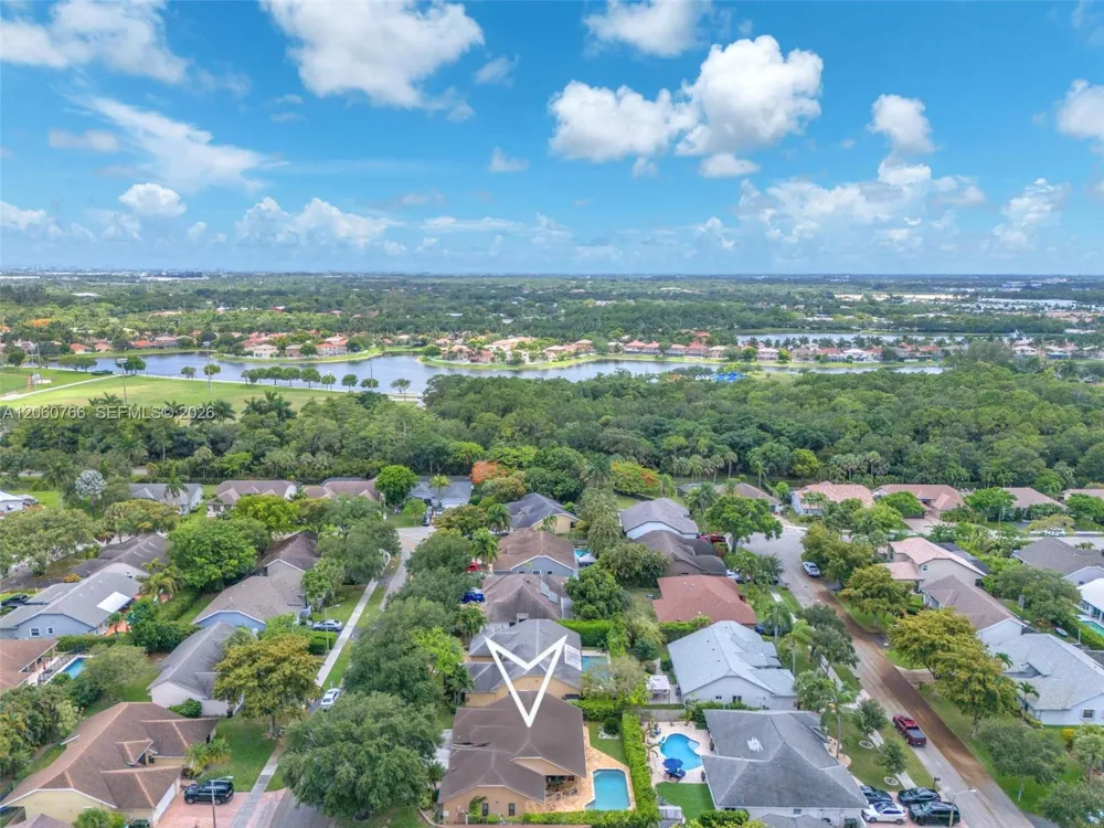 5143 NW 42nd Ter Coconut Creek, FL 33073