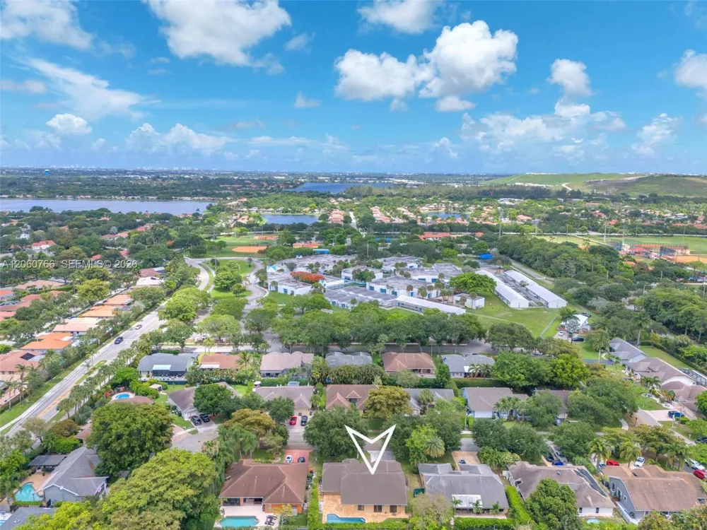 5143 NW 42nd Ter Coconut Creek, FL 33073