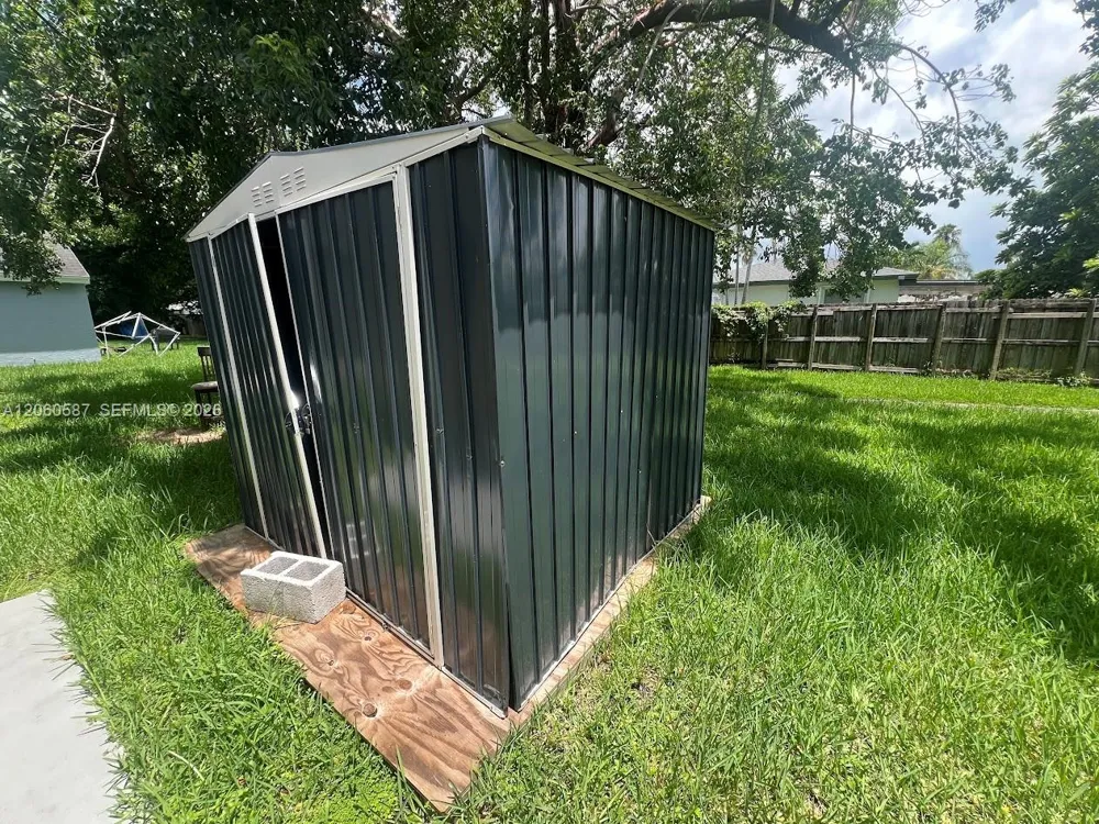 738 SW 9th St Florida City, FL 33034