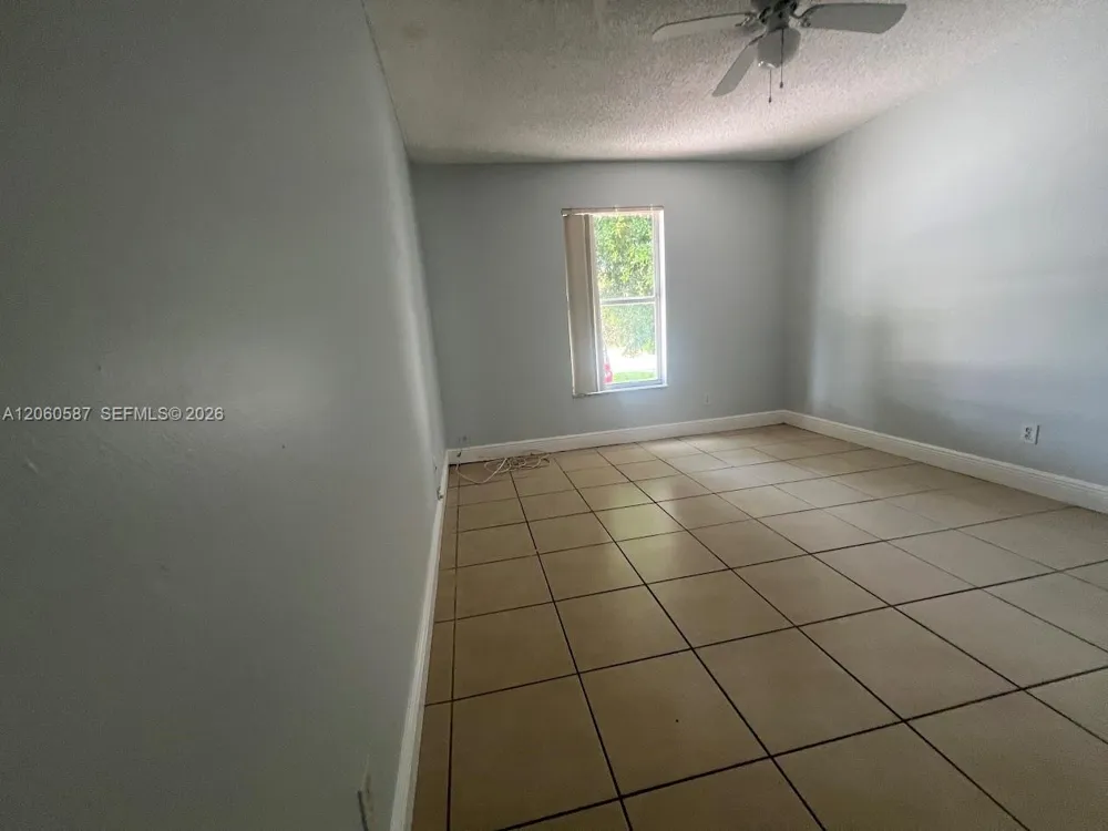 738 SW 9th St Florida City, FL 33034