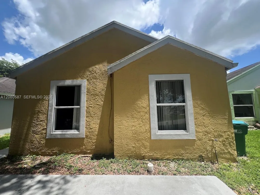 738 SW 9th St Florida City, FL 33034