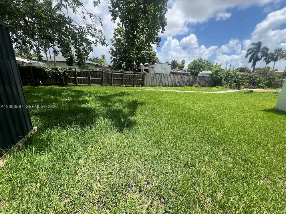 738 SW 9th St Florida City, FL 33034