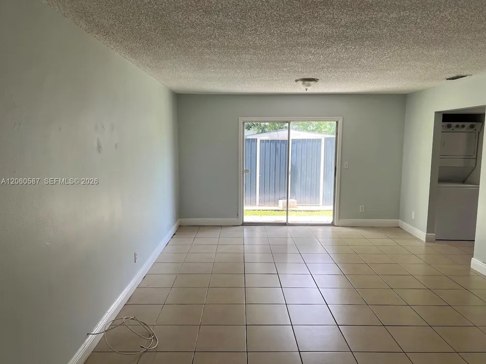 738 SW 9th St Florida City, FL 33034