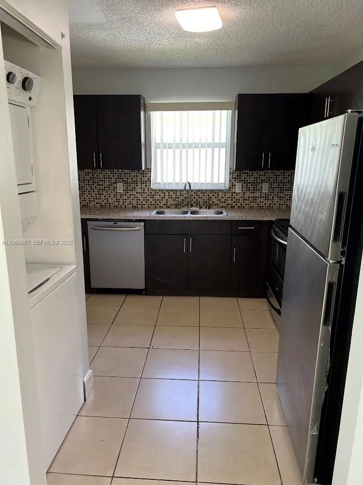 738 SW 9th St Florida City, FL 33034