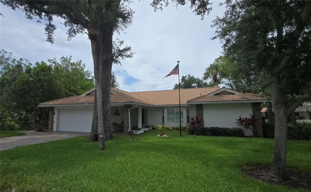 3601 GARDEN LAKES CLENET Bradenton, FL 34203