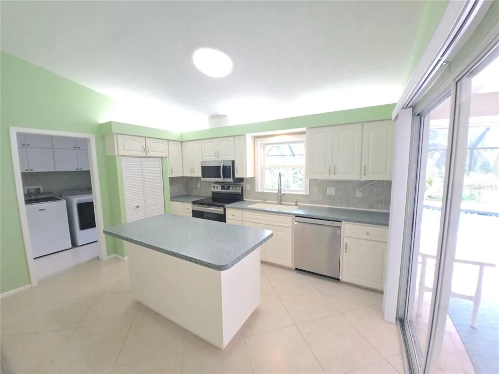 3601 GARDEN LAKES CLENET Bradenton, FL 34203