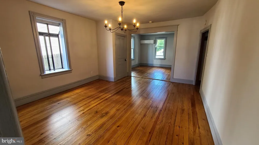 3213 WALNUT STREET Springtown, PA 18081