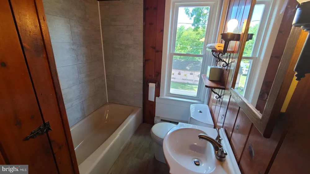 3213 WALNUT STREET Springtown, PA 18081