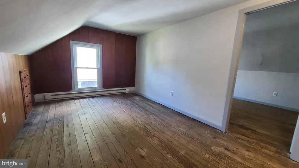 3213 WALNUT STREET Springtown, PA 18081