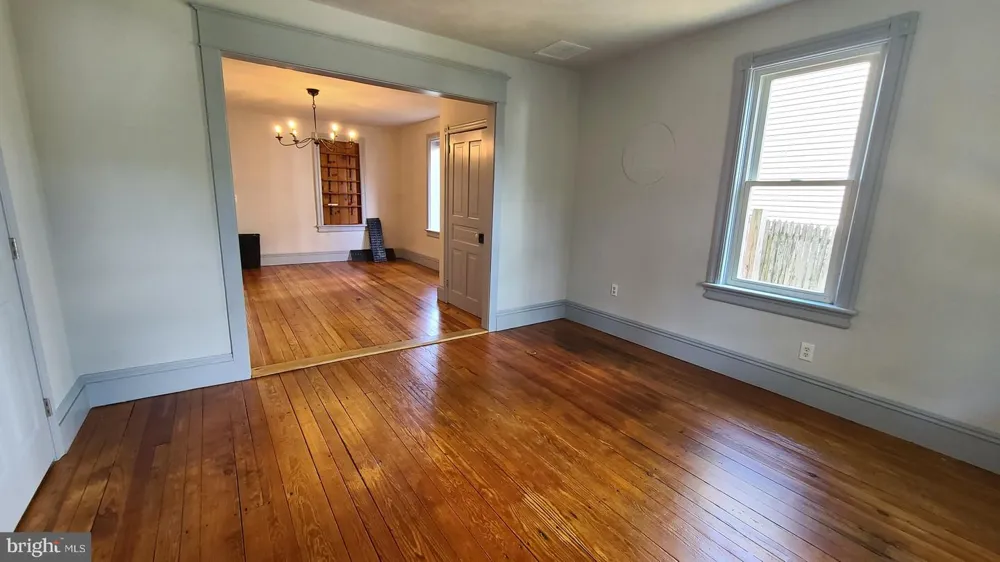 3213 WALNUT STREET Springtown, PA 18081