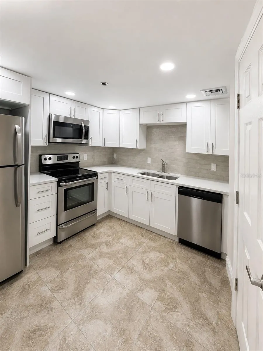 1 KEY CAPRI #102W Treasure Island, FL 33706