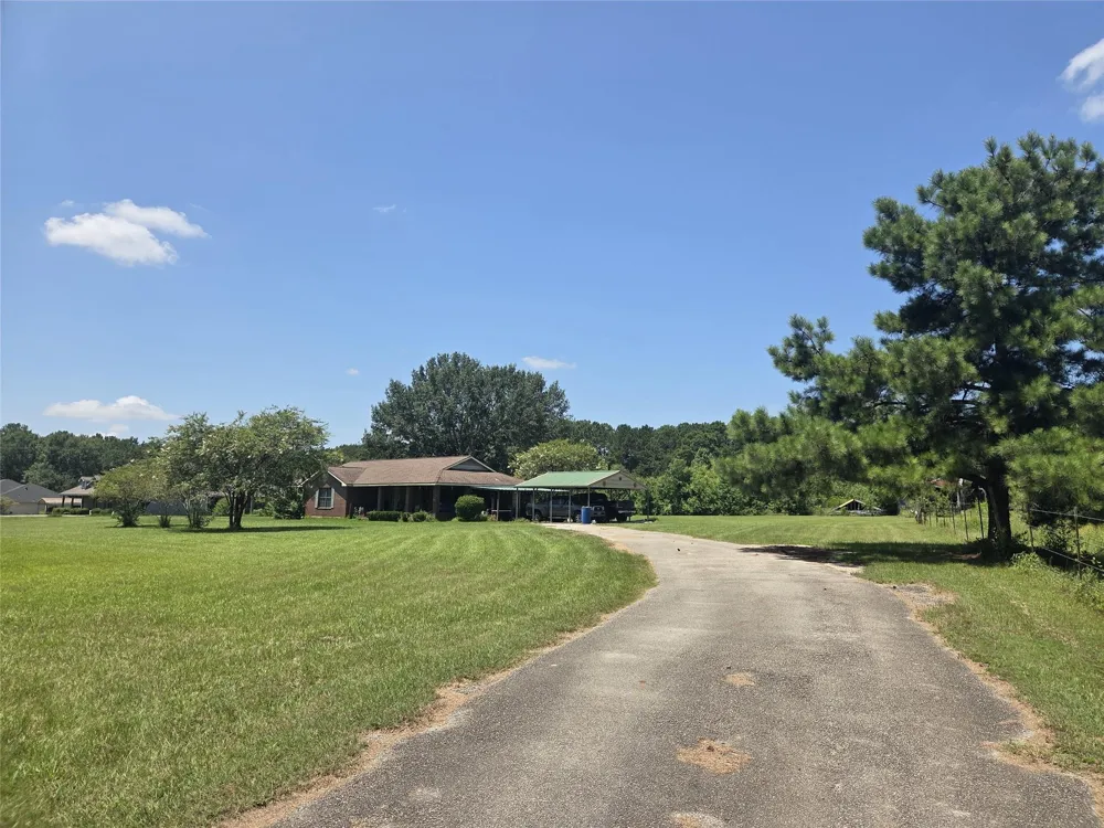9703 Roda Drive Conroe, TX 77303