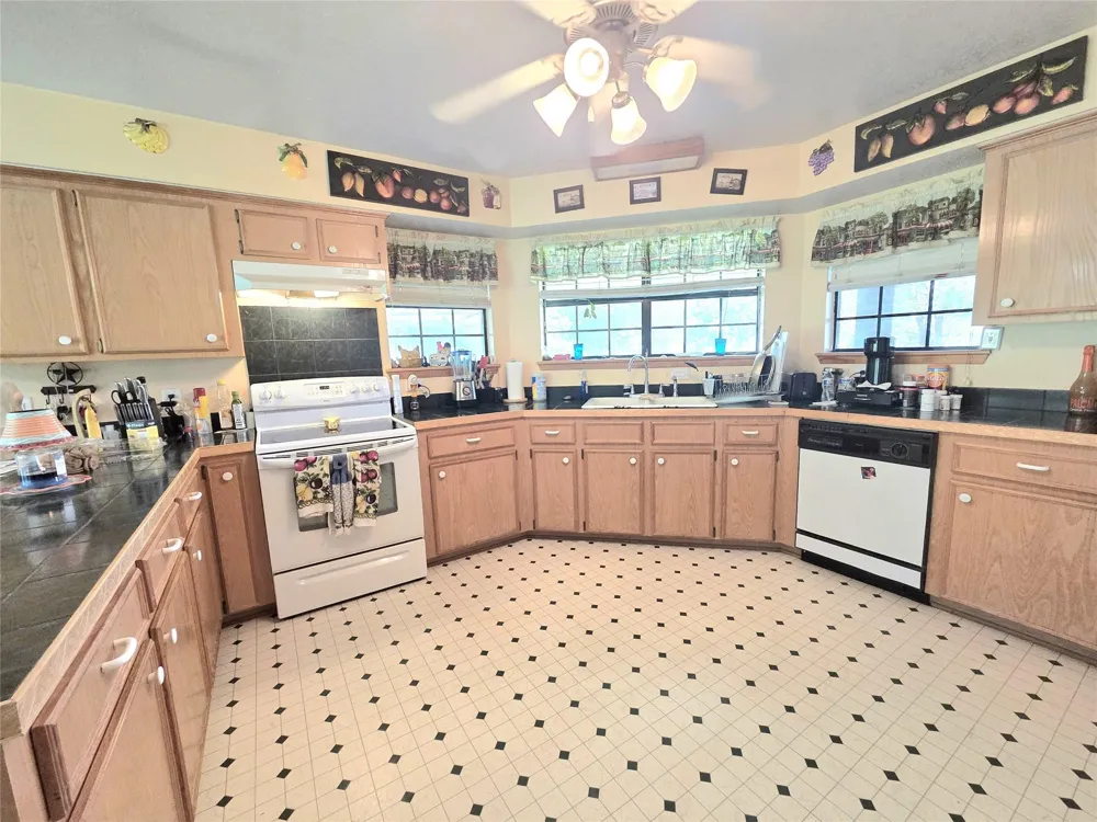 9703 Roda Drive Conroe, TX 77303