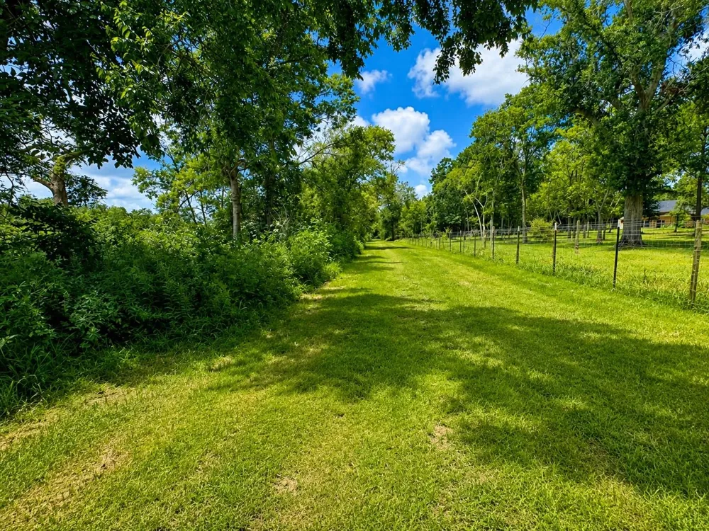 20680 Englin Winnie, TX 77665