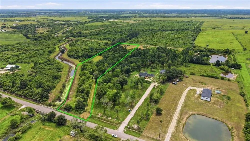 20680 Englin Winnie, TX 77665