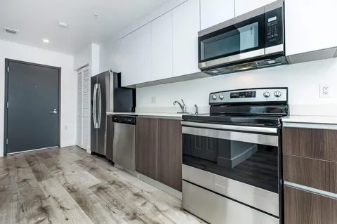 39 NW 7TH AVENUE #405