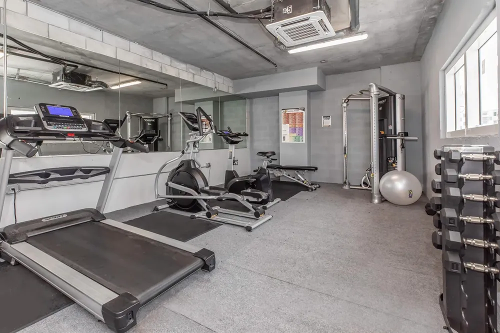 39 NW 7TH AVENUE #405 Miami, FL 33128