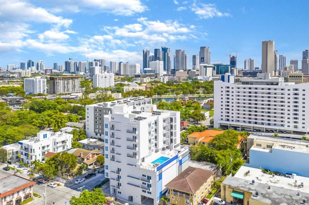 39 NW 7TH AVENUE #405 Miami, FL 33128