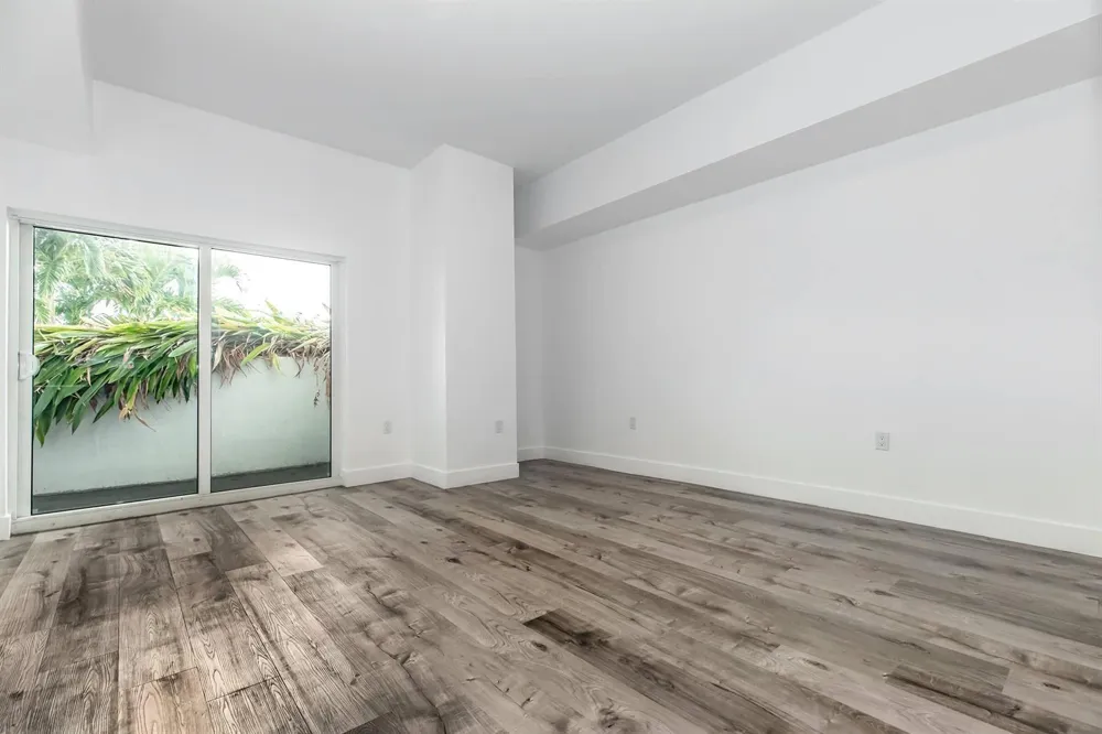 39 NW 7TH AVENUE #405 Miami, FL 33128