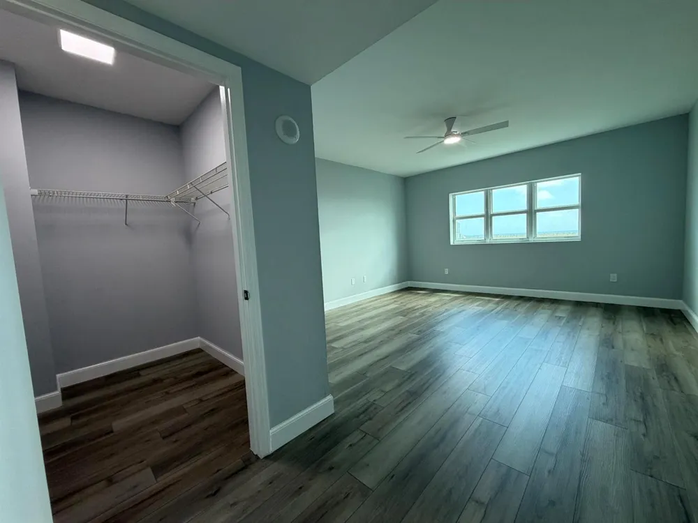 15051 Royal Oaks Lane #1603 North Miami, FL 33181