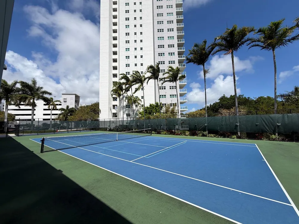 15051 Royal Oaks Lane #1603 North Miami, FL 33181