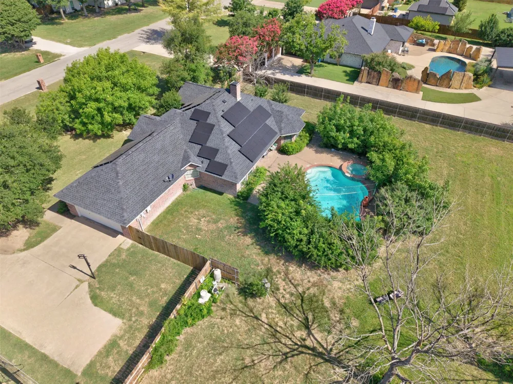 213 Diamond Oaks Drive Hudson Oaks, TX 76087