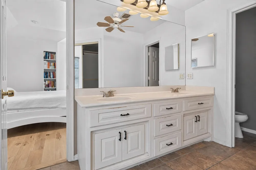 213 Diamond Oaks Drive Hudson Oaks, TX 76087