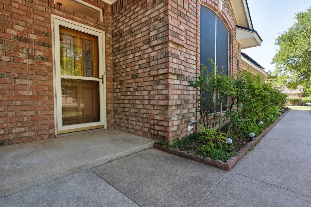 213 Diamond Oaks Drive Hudson Oaks, TX 76087