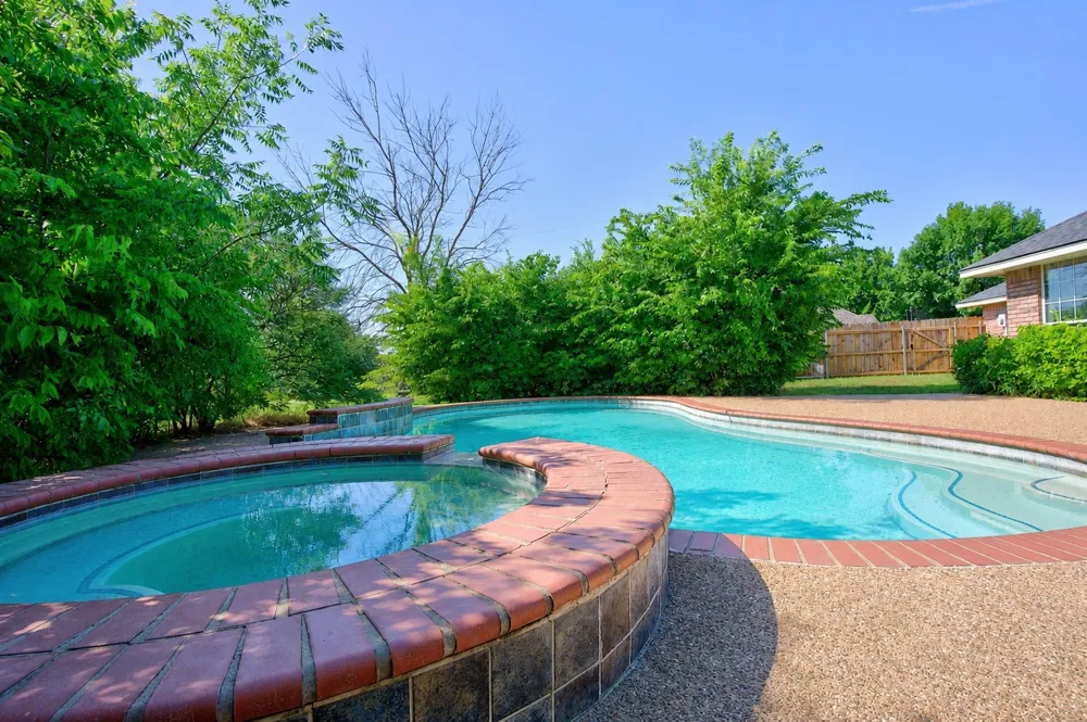 213 Diamond Oaks Drive Hudson Oaks, TX 76087