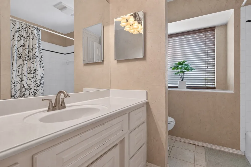 213 Diamond Oaks Drive Hudson Oaks, TX 76087