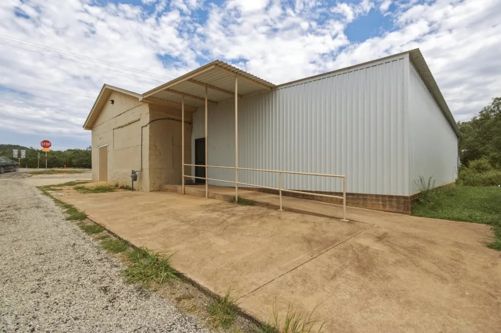 5843 Us-83 Ovalo, TX 79541
