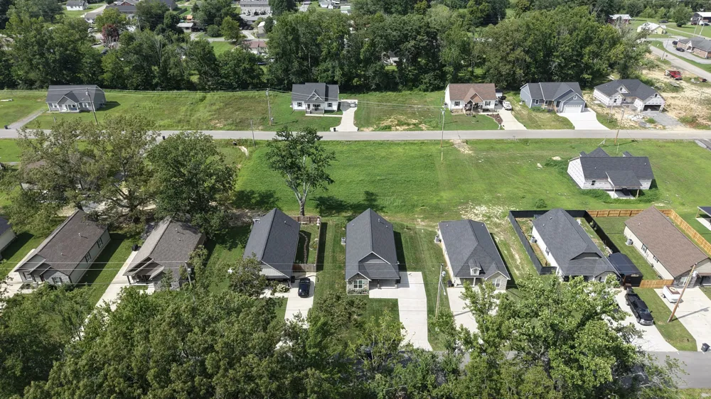 122 Mazie Dr Lafayette, TN 37083