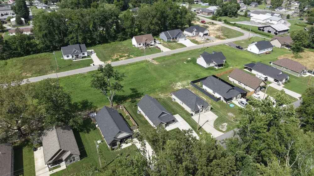 122 Mazie Dr Lafayette, TN 37083