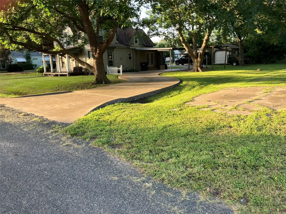 701 August Street El Campo, TX 77437