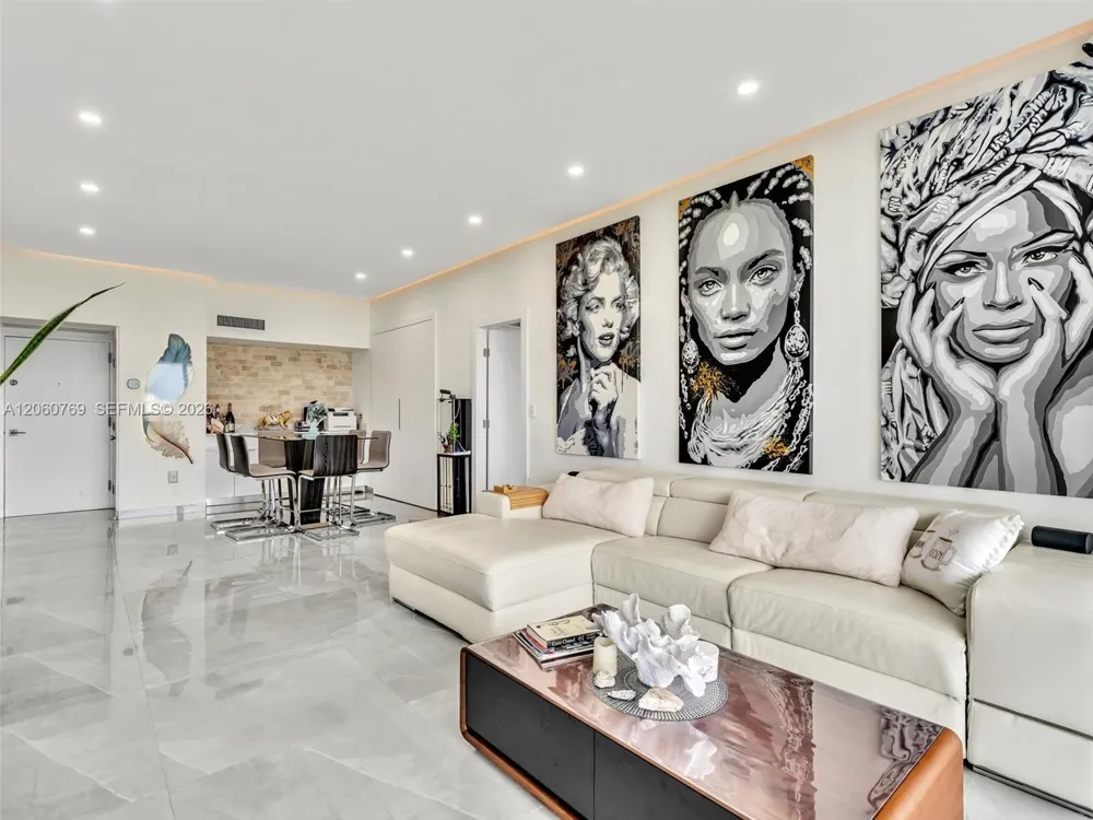 3731 Country Club Dr #PH-24 Aventura, FL 33180