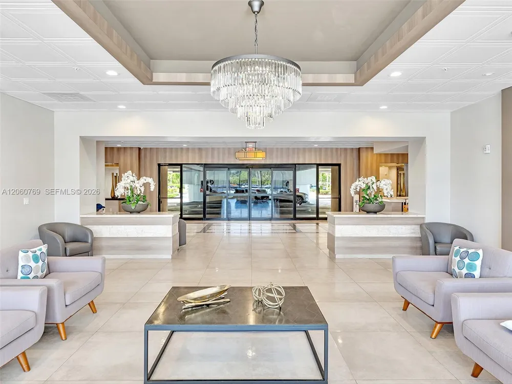 3731 Country Club Dr #PH-24 Aventura, FL 33180