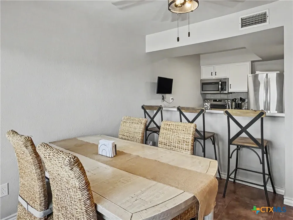4141 Whiteley Drive #304 Corpus Christi, TX 78418