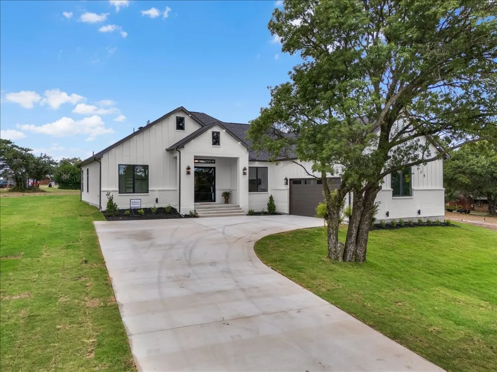 106 McClure Court Hudson Oaks, TX 76087