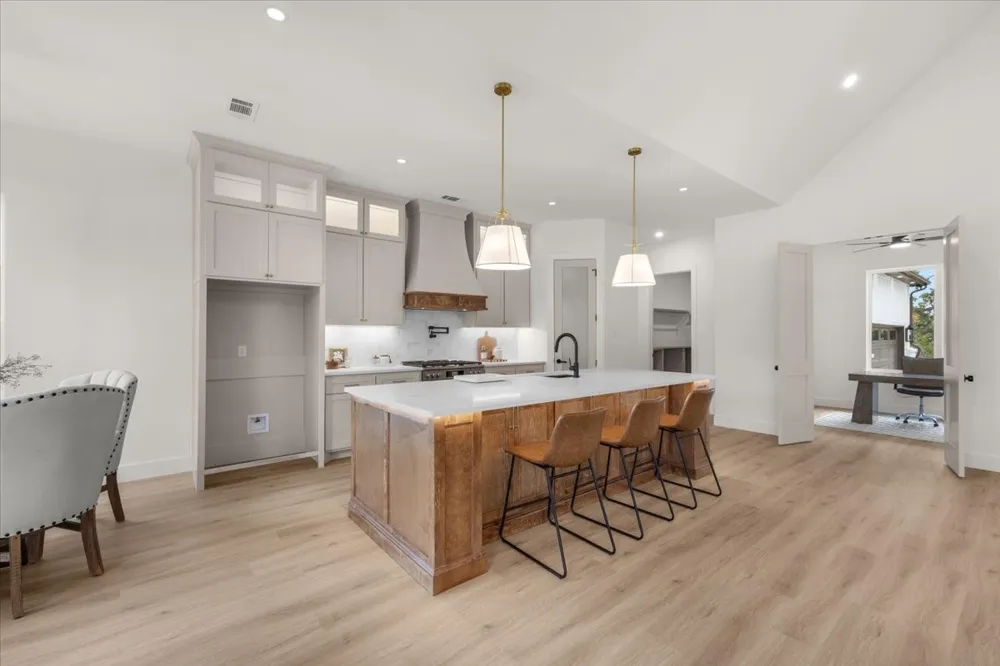 106 McClure Court Hudson Oaks, TX 76087