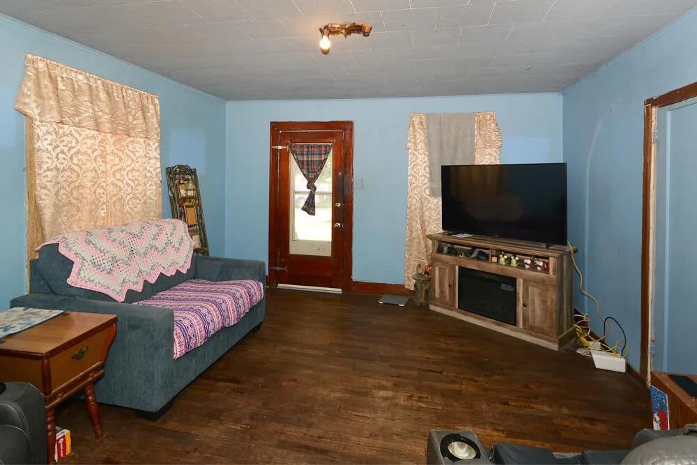212 Brown Street Paw Paw, MI 49079