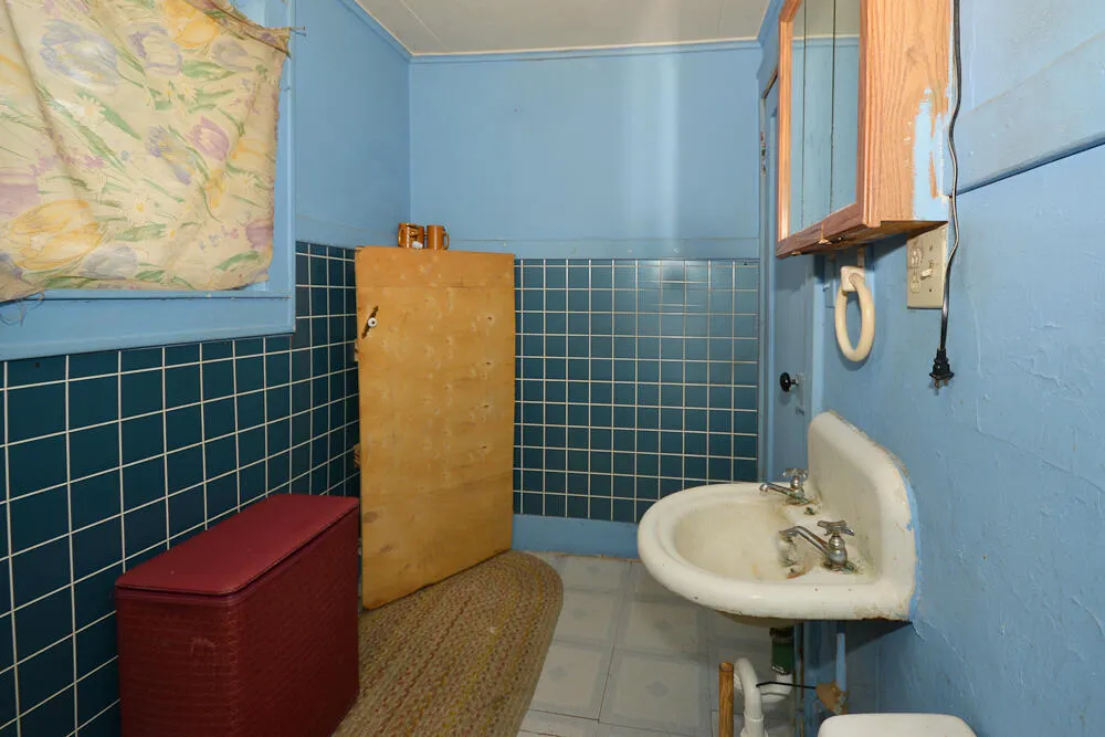 212 Brown Street Paw Paw, MI 49079