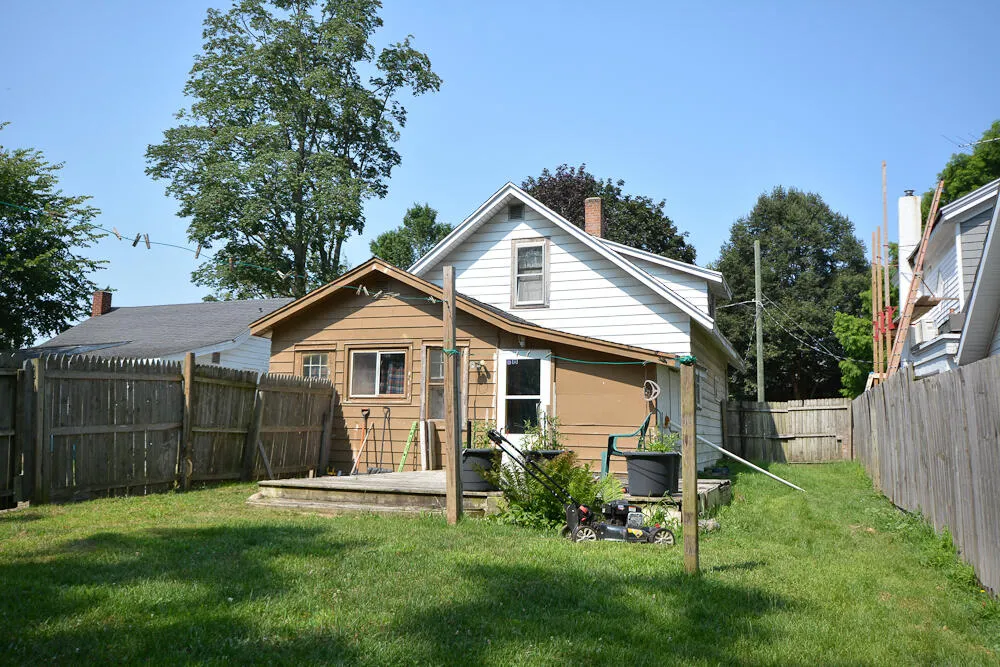 212 Brown Street Paw Paw, MI 49079