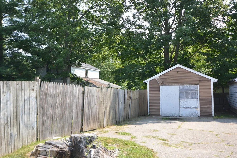 212 Brown Street Paw Paw, MI 49079